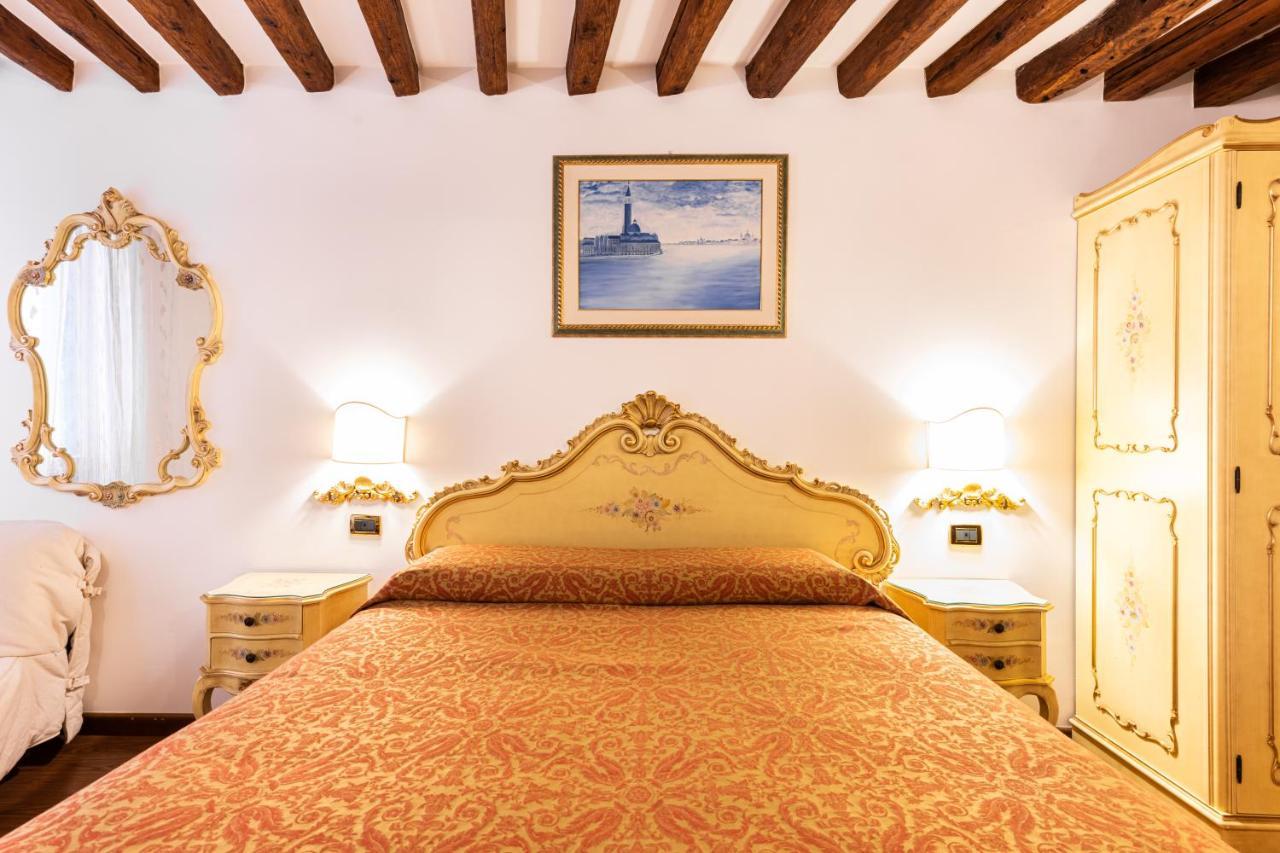 Ca' Pinelli Apartment เวนิส ภายนอก รูปภาพ