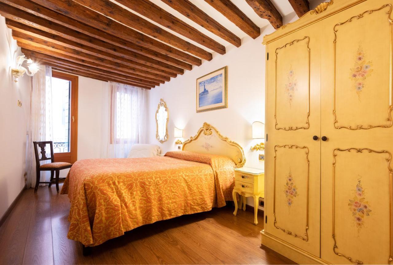 Ca' Pinelli Apartment เวนิส ภายนอก รูปภาพ