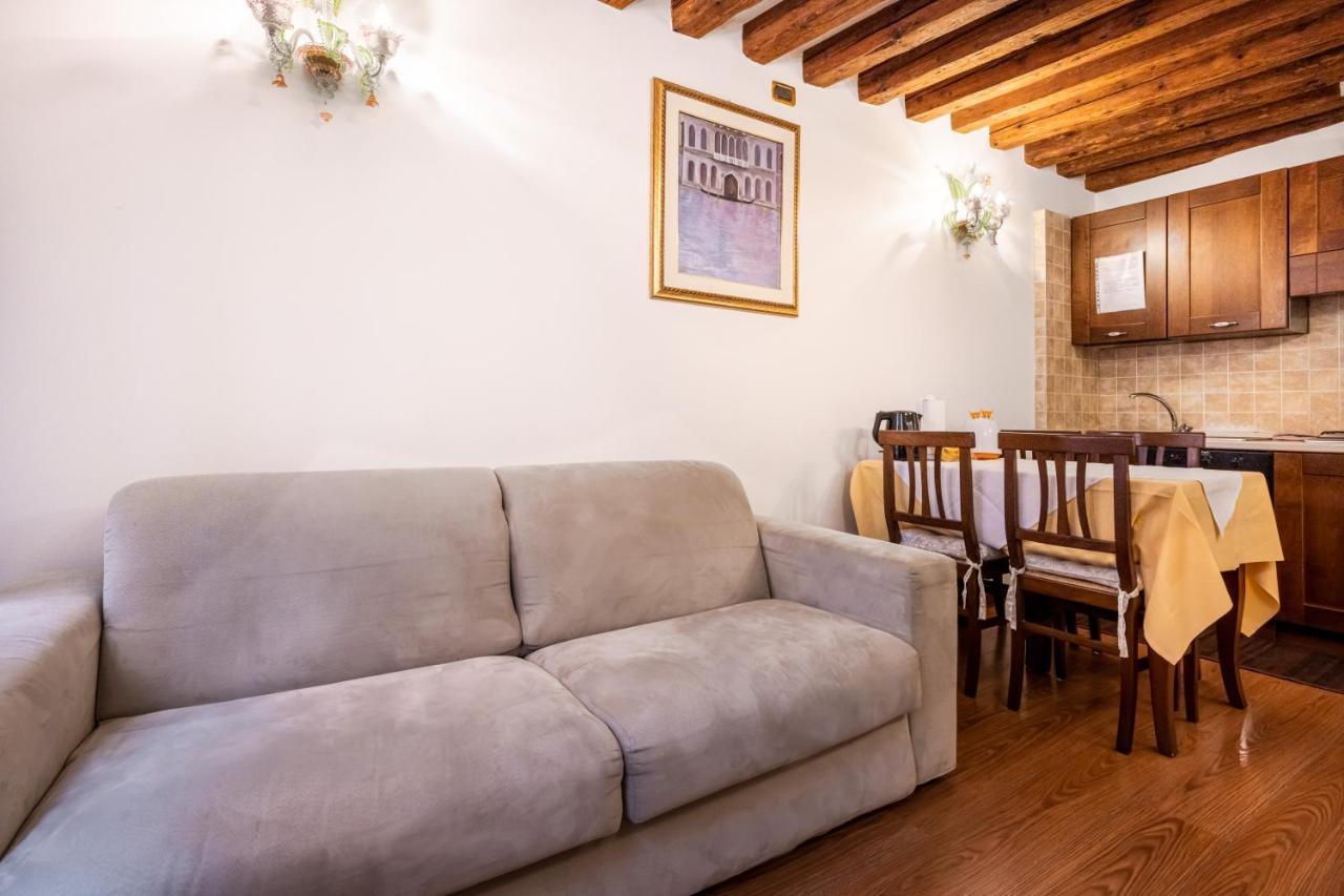 Ca' Pinelli Apartment เวนิส ภายนอก รูปภาพ