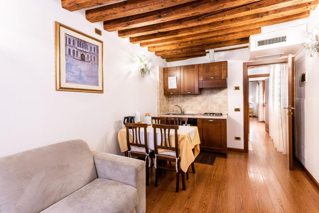 Ca' Pinelli Apartment เวนิส ภายนอก รูปภาพ