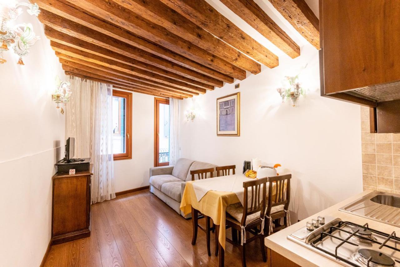 Ca' Pinelli Apartment เวนิส ภายนอก รูปภาพ