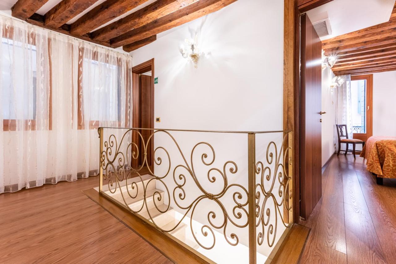 Ca' Pinelli Apartment เวนิส ภายนอก รูปภาพ