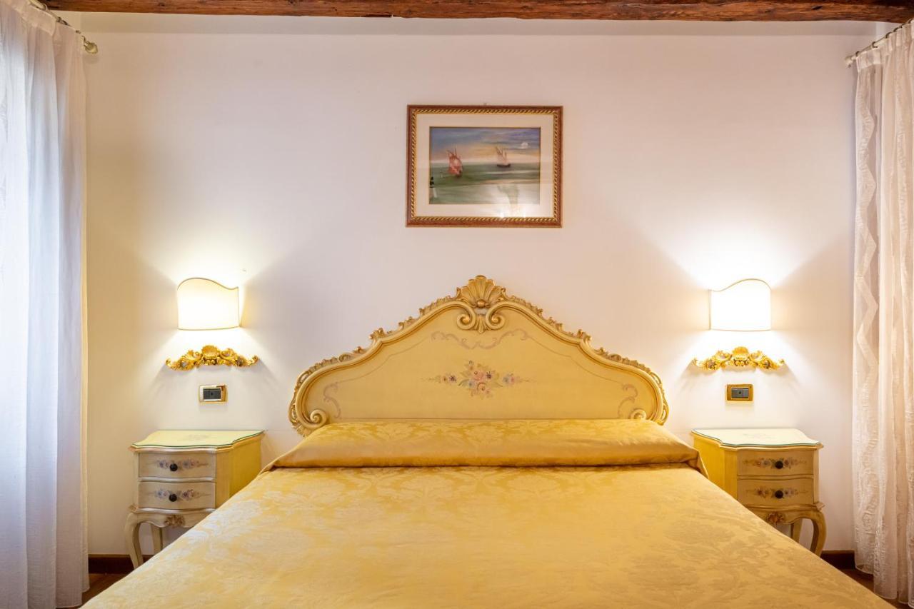Ca' Pinelli Apartment เวนิส ภายนอก รูปภาพ