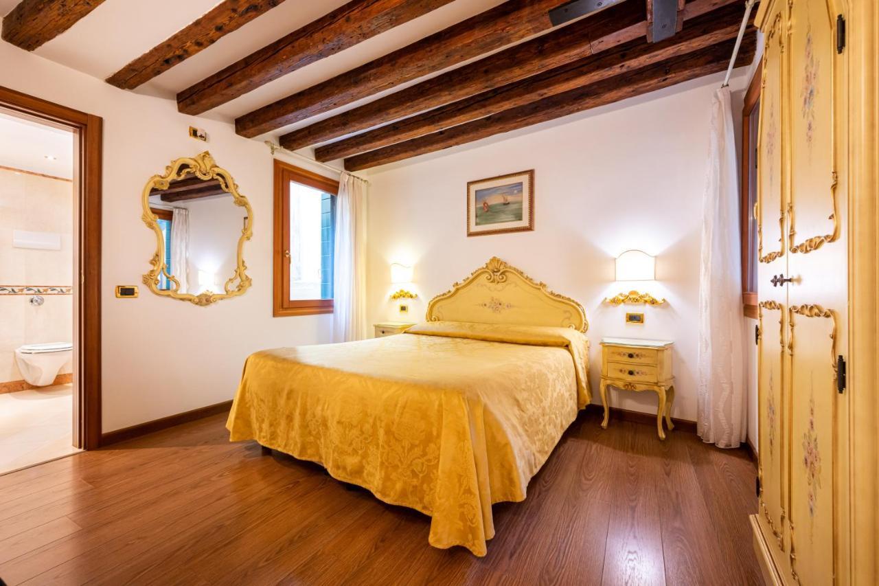 Ca' Pinelli Apartment เวนิส ภายนอก รูปภาพ